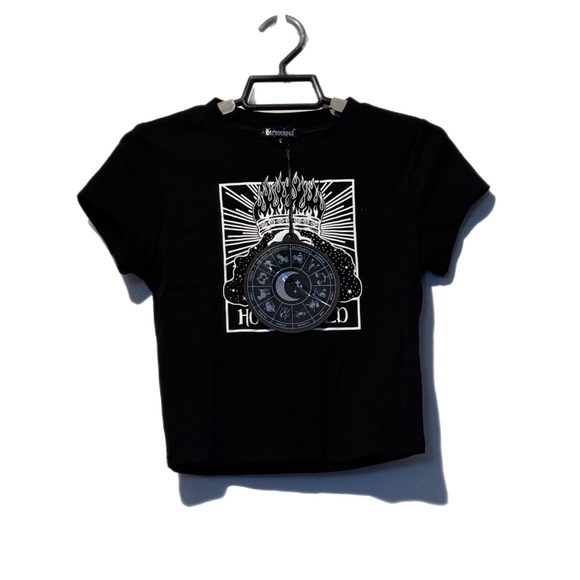 Horoscopez Hot Headed Aries Baby Tee Sz S Black Woman Fire Crown Graphics NWT - Picture 2 of 4